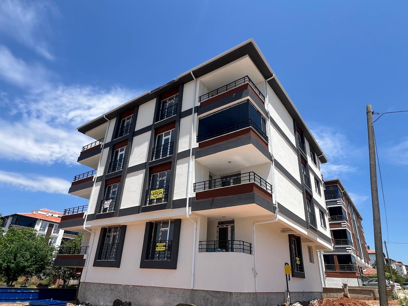 TEKİNOĞLU EMLAKTAN SATILIK 3+1 YENİCE MAHALLESİNDE YÜKSEK ZEMİN DAİRE