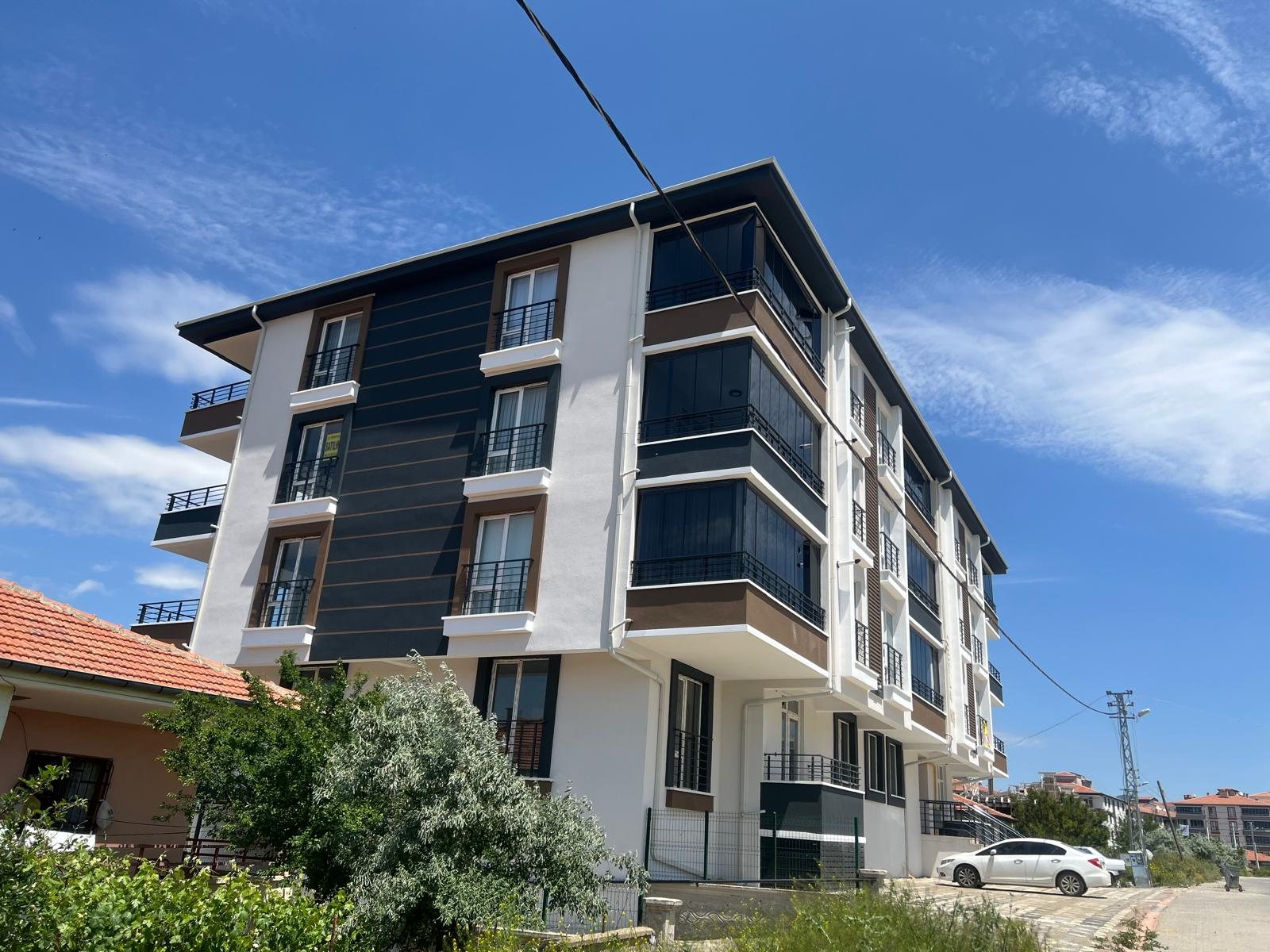 TEKİNOĞLU EMLAKTAN SATILIK 4+1 YENİCE MAHALLESİNDE DAİRE