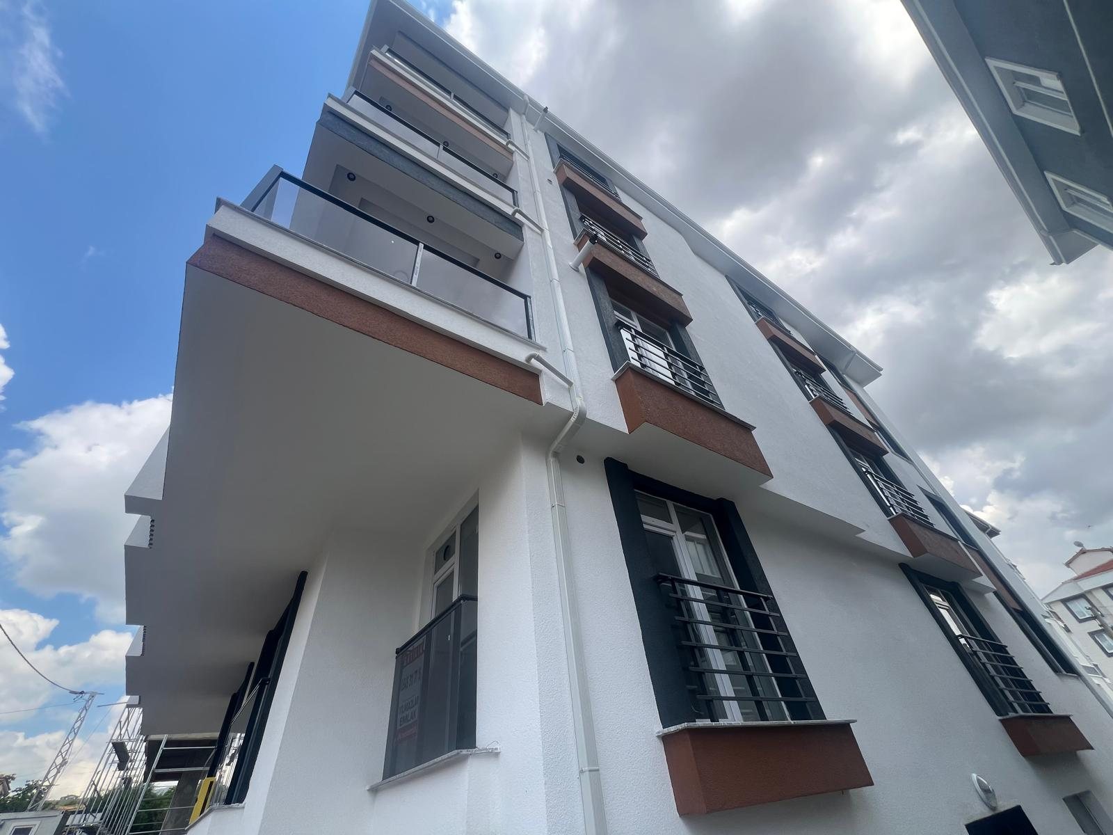 TEKİNOĞLU EMLAKTAN SATILIK  3+1 ARA KAT DAİRE KERVANSARAY MAH.