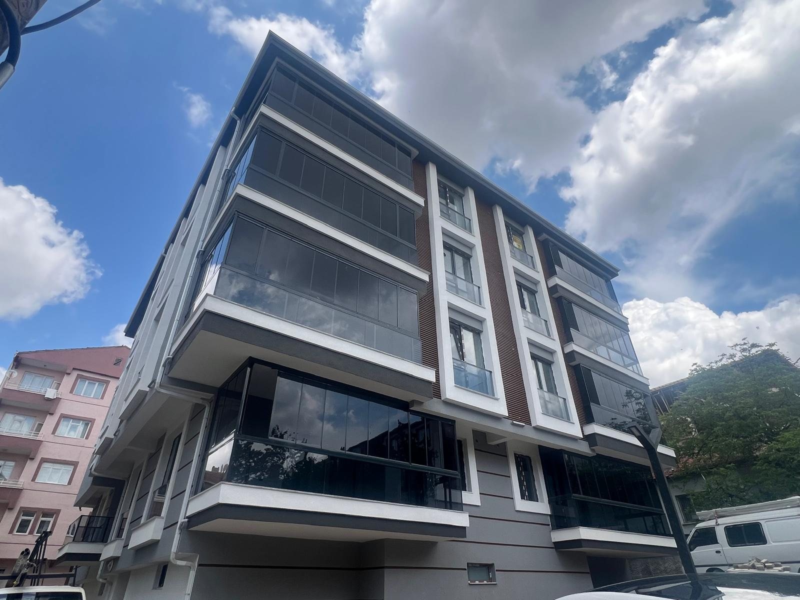 TEKİNOĞLU EMLAKTAN SATILIK 4+1 LÜKS DAİRE MEDRESE MAH.