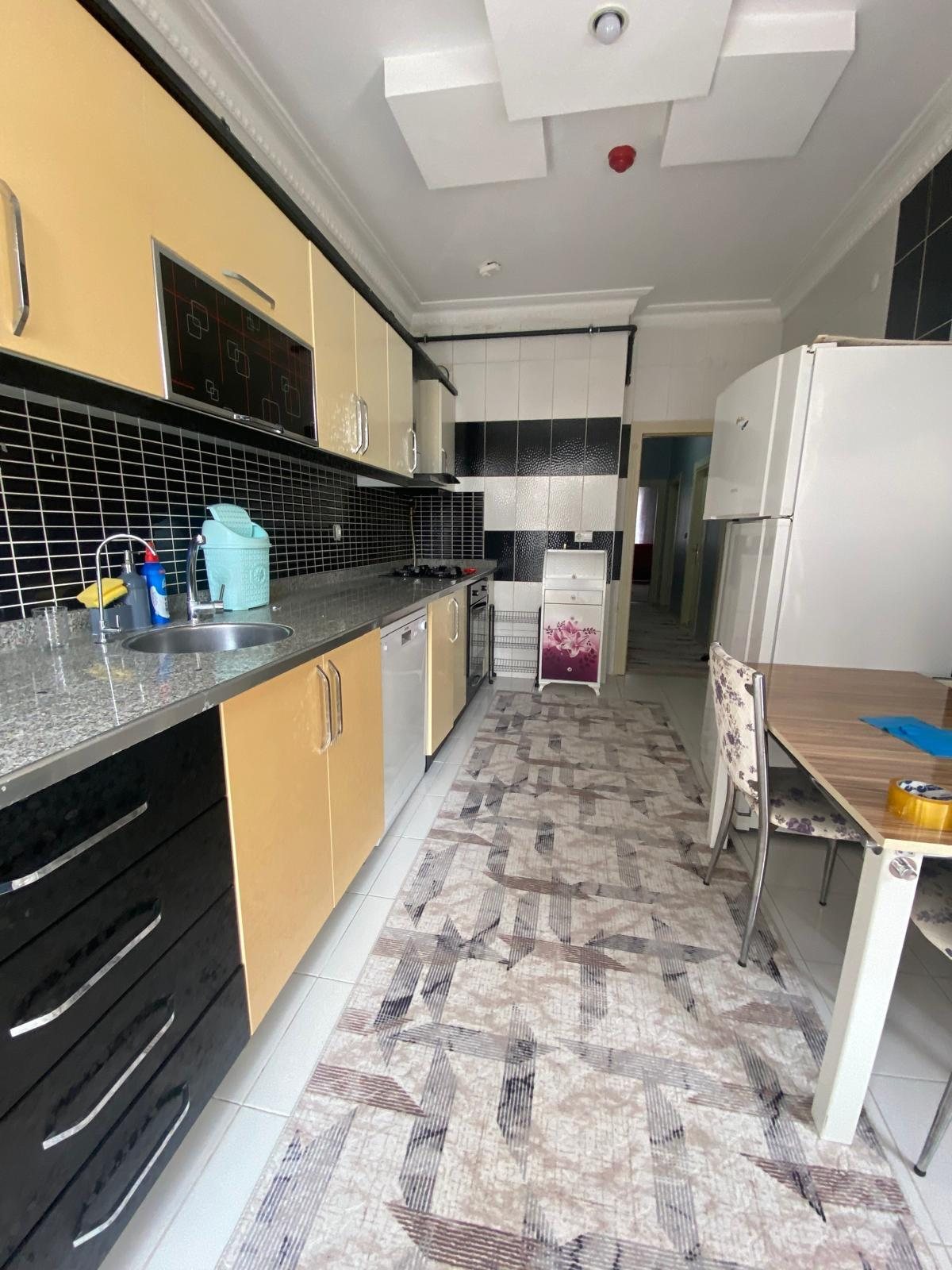 TEKİNOĞLU EMLAKTAN SATILIK 2+1 ÇARŞI MERKEZDE DAİRE