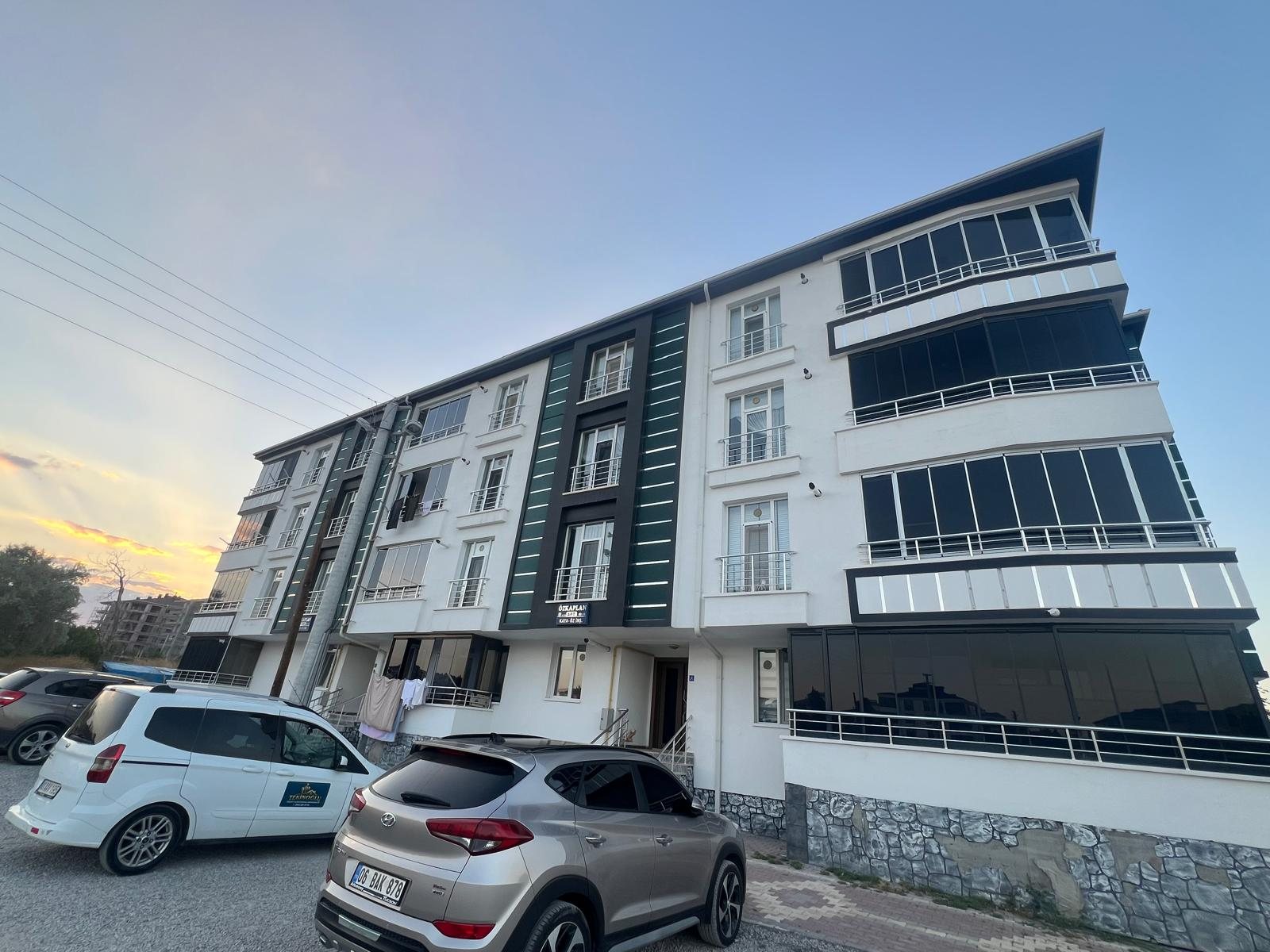 TEKİNOĞLU EMLAKTAN SATILIK 3+1 YÜKSEK ZEMİN KAT DAİRE NASUHDEDE MAH.