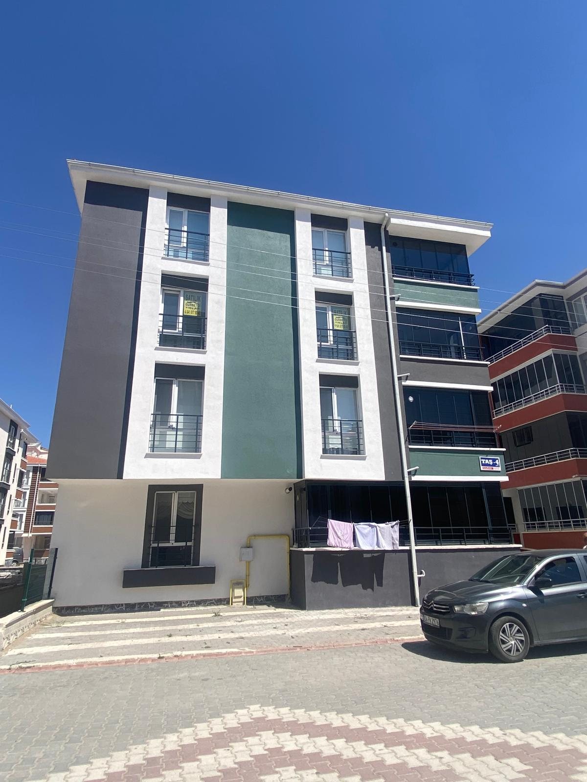 TEKİNOĞLU EMLAKTAN SATILIK 2+1 ARA KAT DAİRE YENİCE MAH.