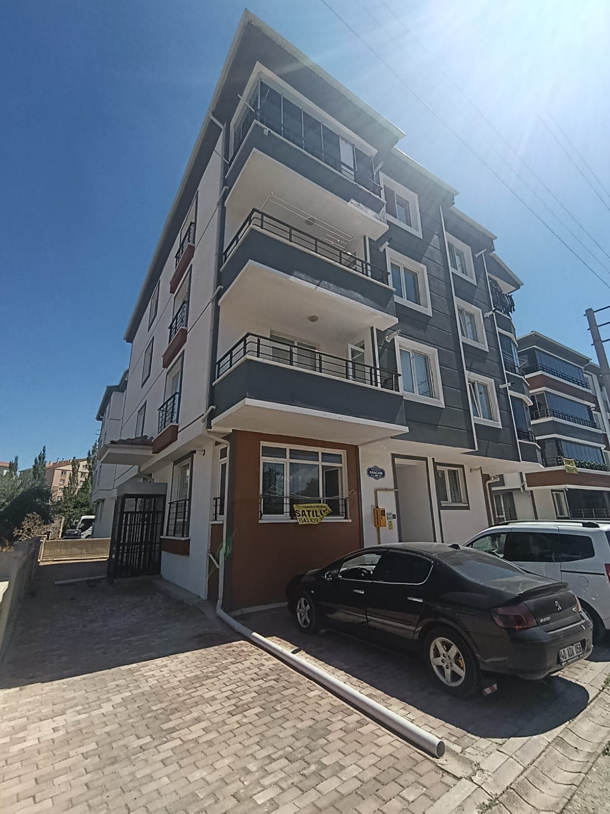 TEKİNOĞLU EMLAKTAN SATILIK 2+1 YÜKSEK ZEMİN DAİRE YENİCE MAH.